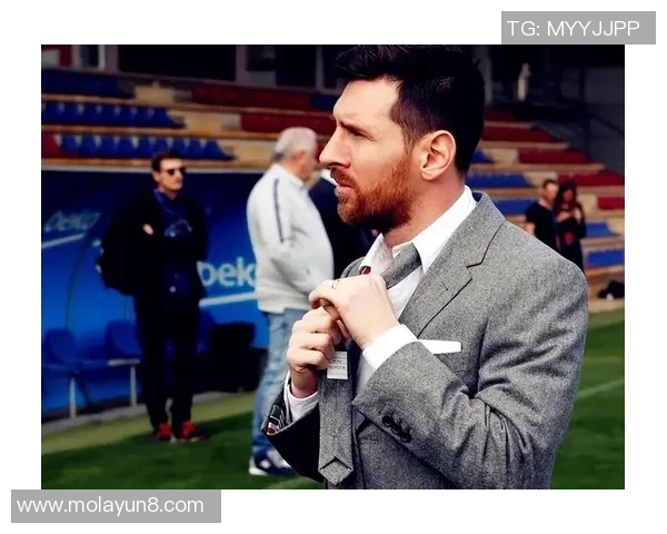 欧洲足球明星身着西装的优雅瞬间展现时尚与运动的完美结合