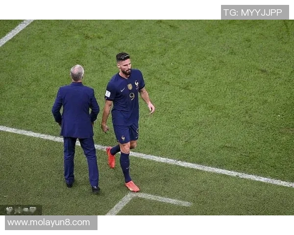 足球明星帅哥吉鲁的魅力瞬间与精彩表现全景展示